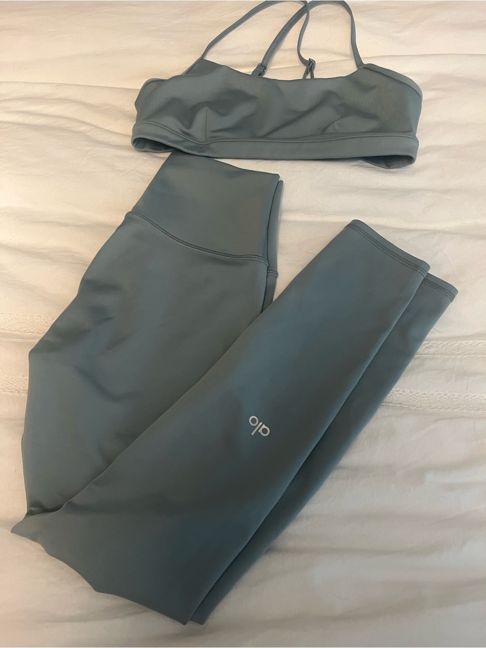 ALO Yoga Gray Strappy Sports Bra & High-Waist Leggings Set